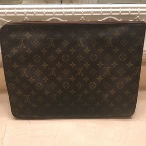 Louis Vuitton portfolio